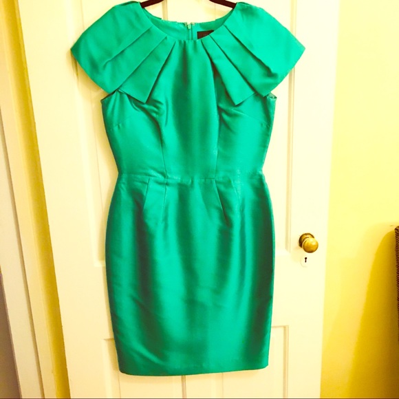 Banana Republic Dresses & Skirts - Banana Republic silk dress in emerald green.